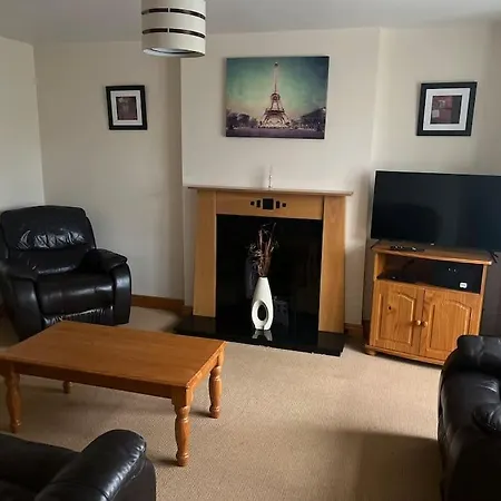 Modern 4 Bed House In Town * Tubbercurry